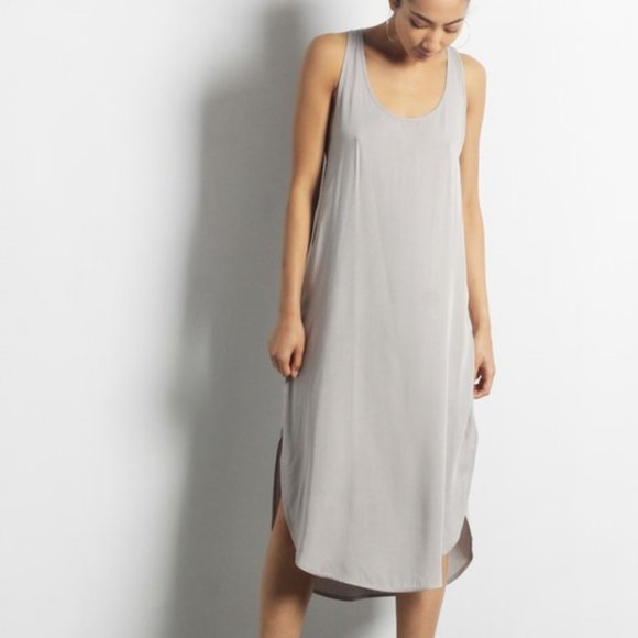 Kekeys Kloset Dresses & Skirts - Twist Back Dress
